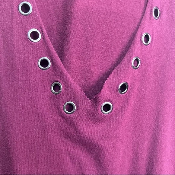 Forever 21 Burgundy Deep Vneck Top Size Large - Picture 3 of 6